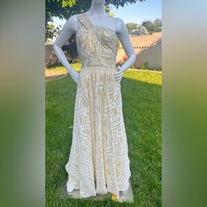Aidan Mattox cream Sleeveless Sweetheart Maxi Dress